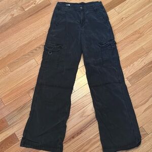 American Eagle stretchy cargo size 0